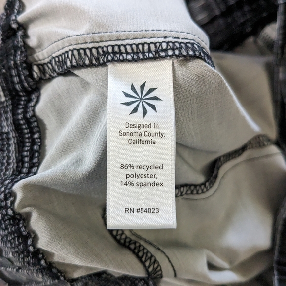 Athleta Ariel Aspire Ankle Pant Patterned Joggers Size 6 Black and White - Picture 9 of 12